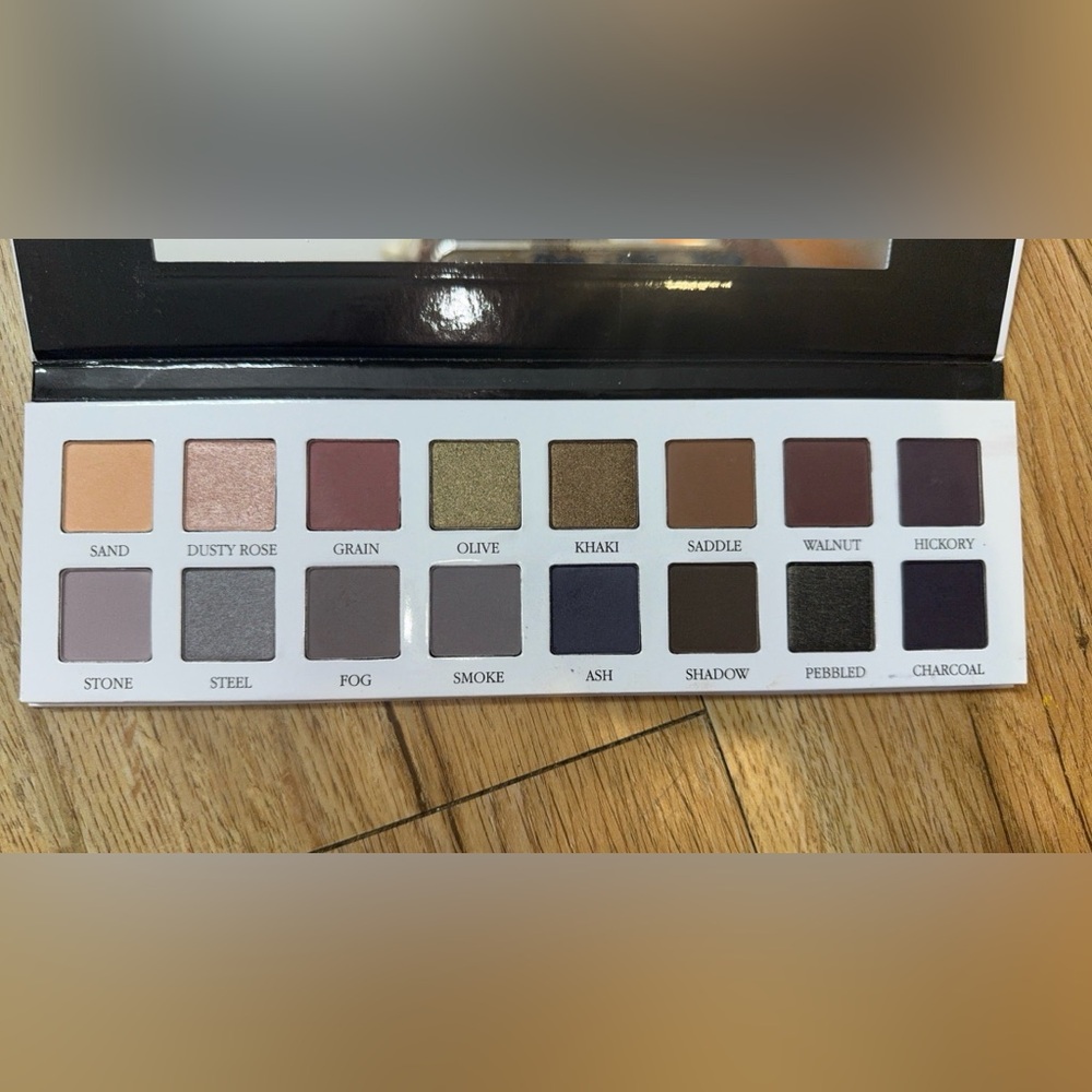 Eyeshadow palette